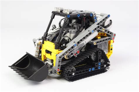 LEGO MOC Compact Tracked Loader by Nico71 